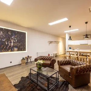  Apartment Deluxe Elizabeth W/ 4bedrm, 2bathrm, 1lvngrm Hungary